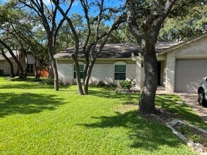 Building Photo - 11908 Highland Oaks Trail