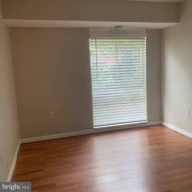 Foto del edificio - 5219 Newton St