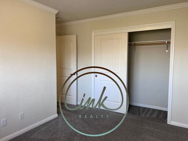 Foto del edificio - Riverview Townhouse