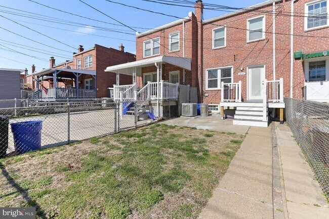 Building Photo - 7031 Eastbrook Ave