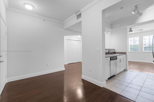 Foto del edificio - 533 NE 3rd Ave