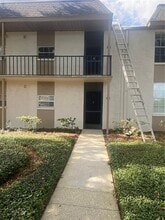 Building Photo - 809 Russell Ln