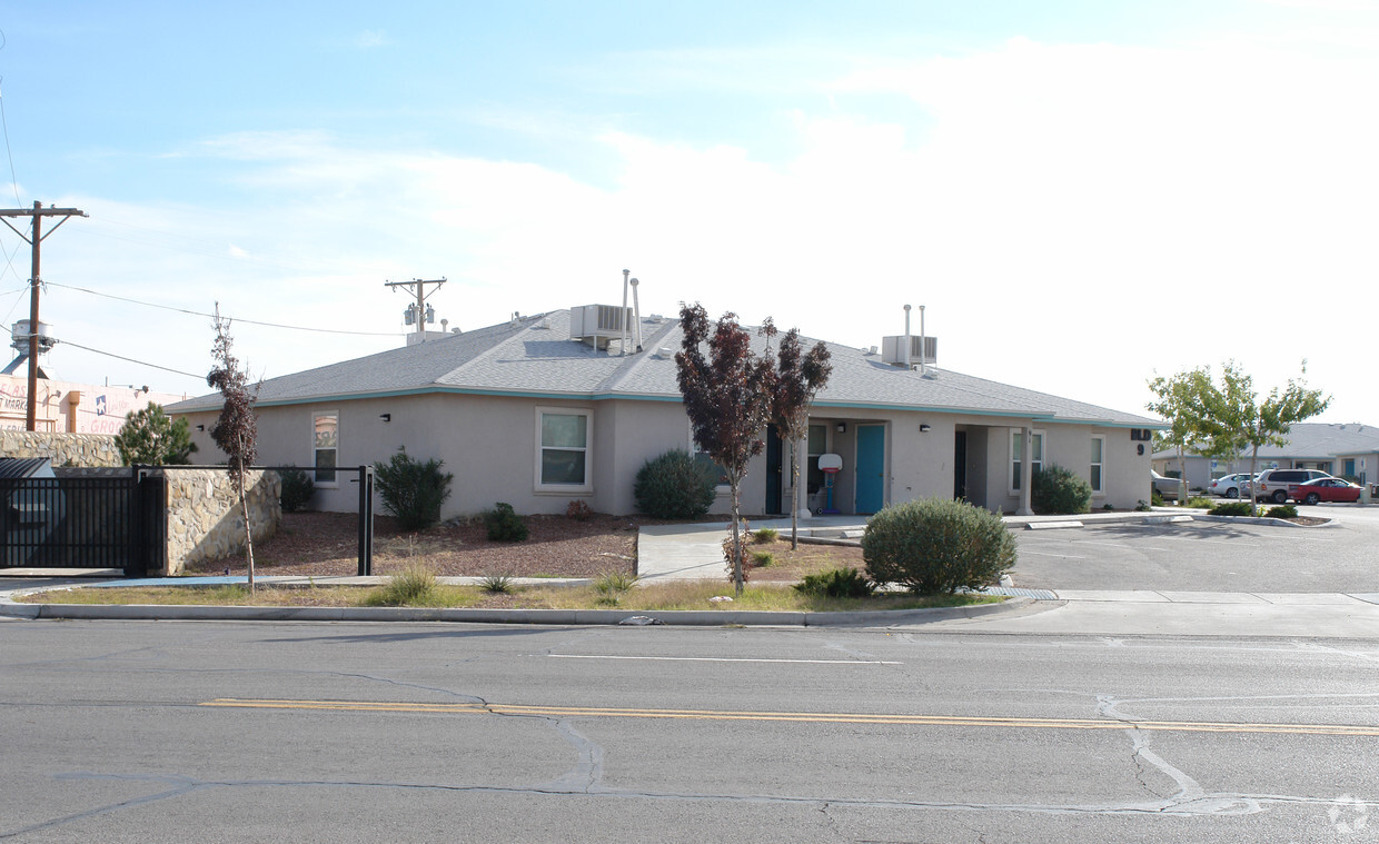 Primary Photo - Linda Vista Apartments