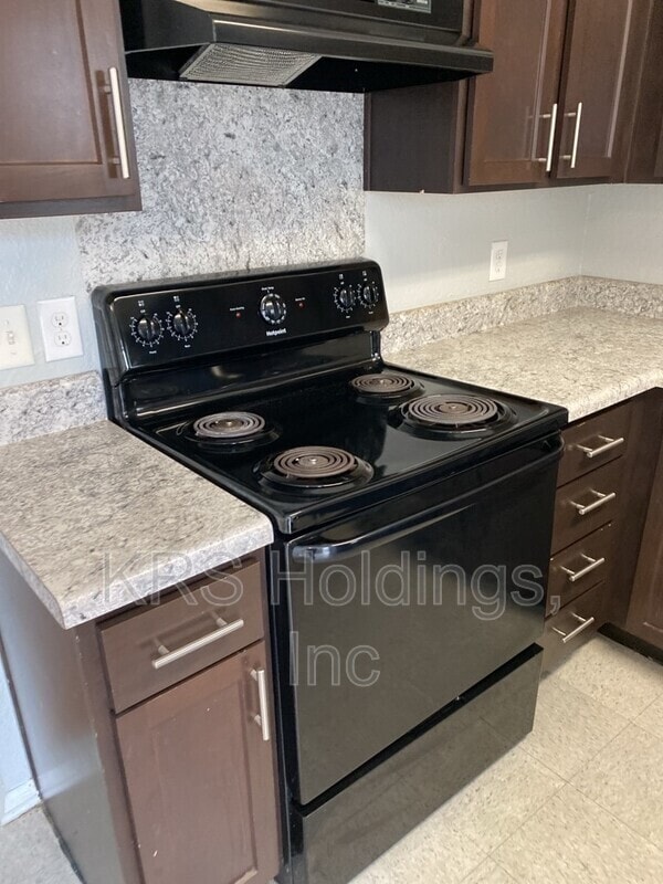 Building Photo - 4355 Newsome Dr
