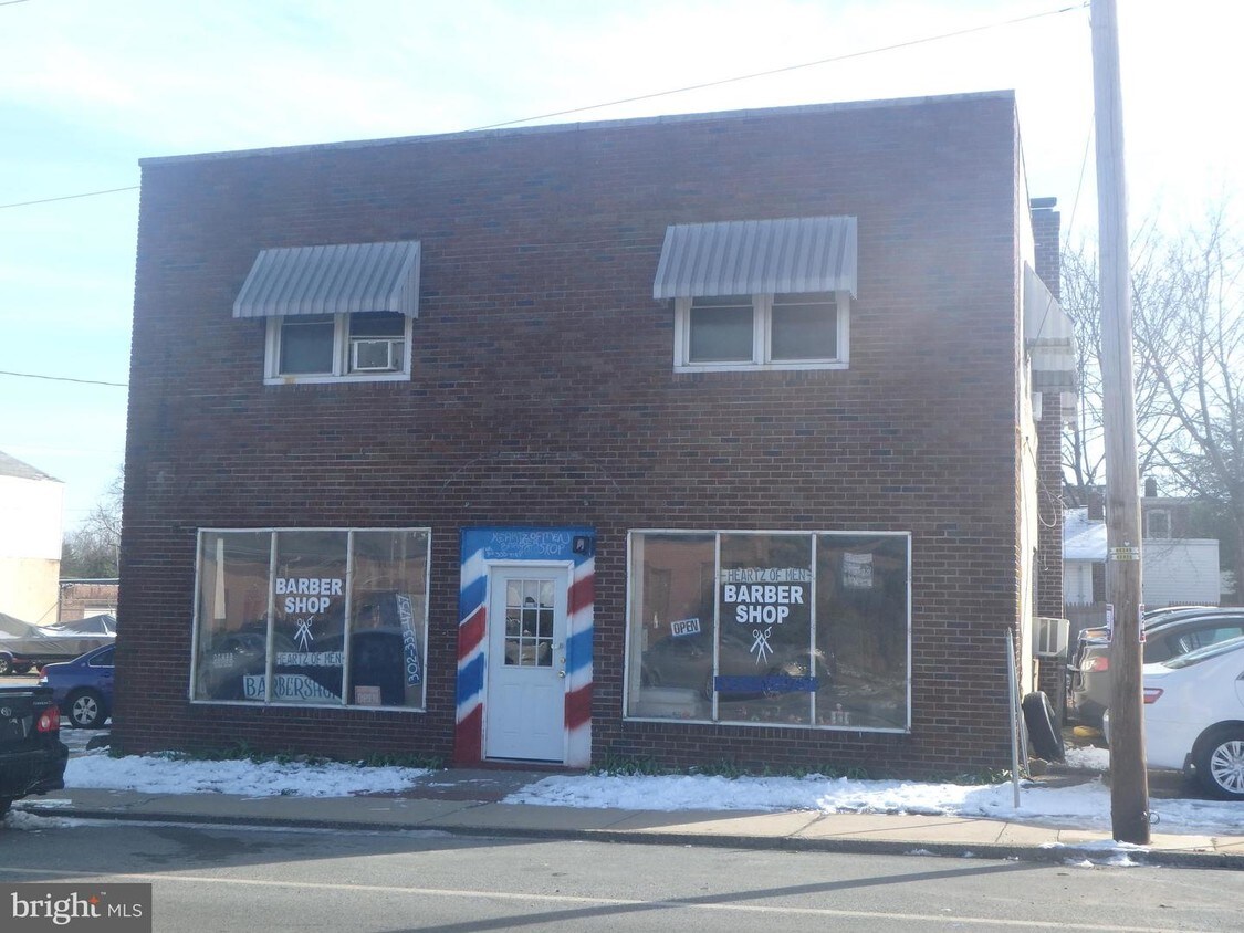 Primary Photo - 4010 N Market St