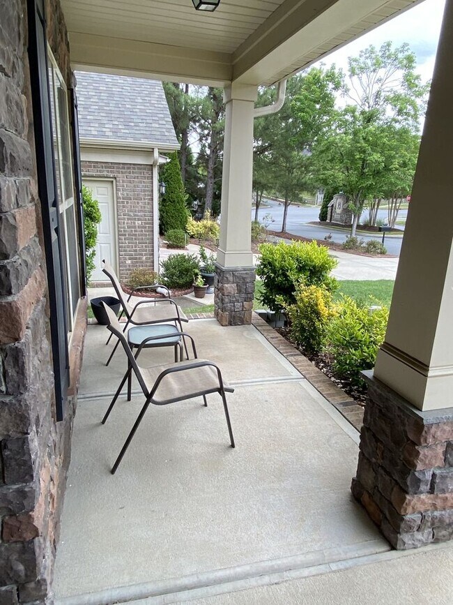 Building Photo - Beautiful 2 Story Brick Home in Christenbu...