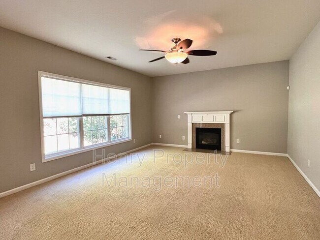 Foto del edificio - 517 Anchor Creek Way