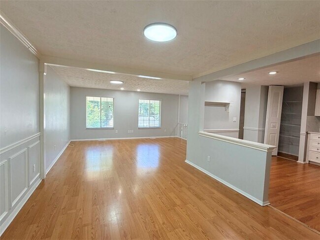 Building Photo - 4421 Hopkins Lake Dr NW