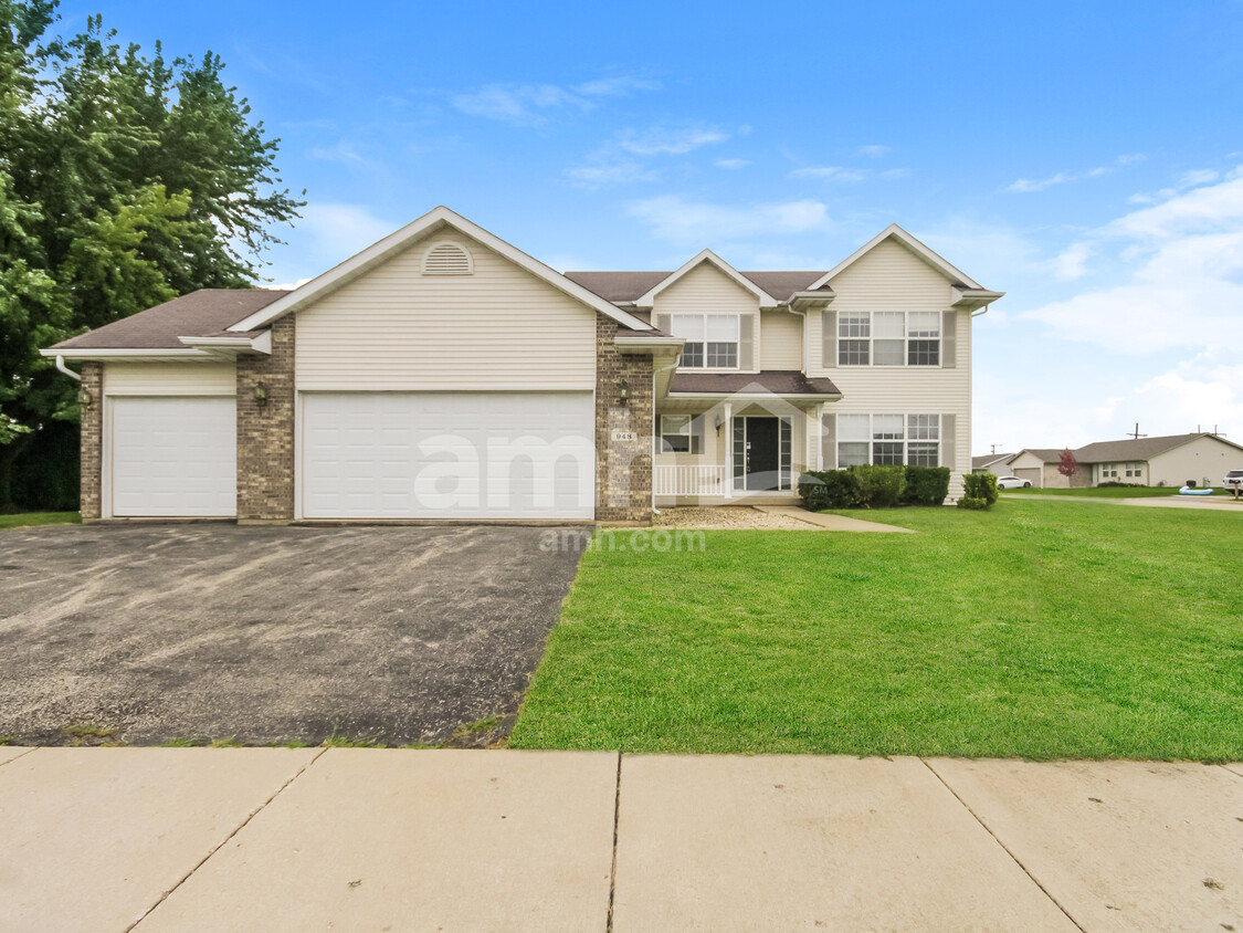 Primary Photo - 948 Bradley Ln