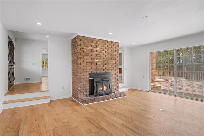 Foto del edificio - 50 Elder Dr