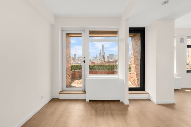 Building Photo - 124 E 79th St