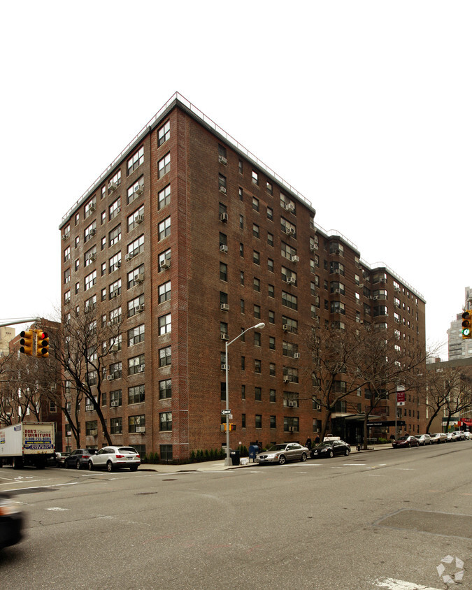 Foto principal - 1700 York Ave at East 89th