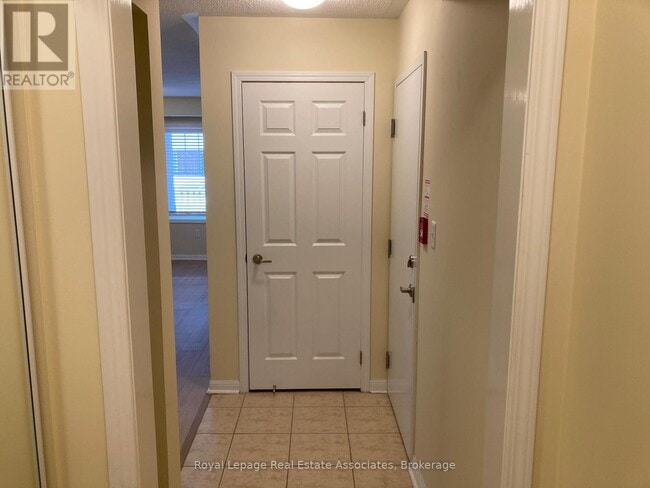 Building Photo - 730 Neighbourhood Cir