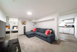 Building Photo - 11333-11389 89 St NW