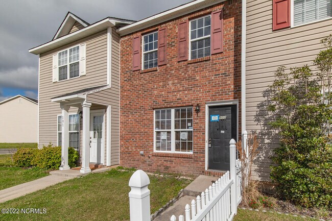 Building Photo - 103 Woodlake Ct