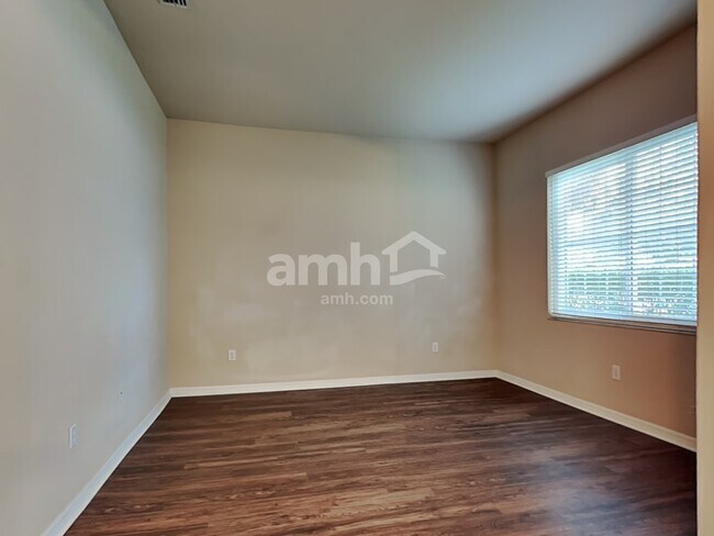 Foto del edificio - 4131 Balington Dr