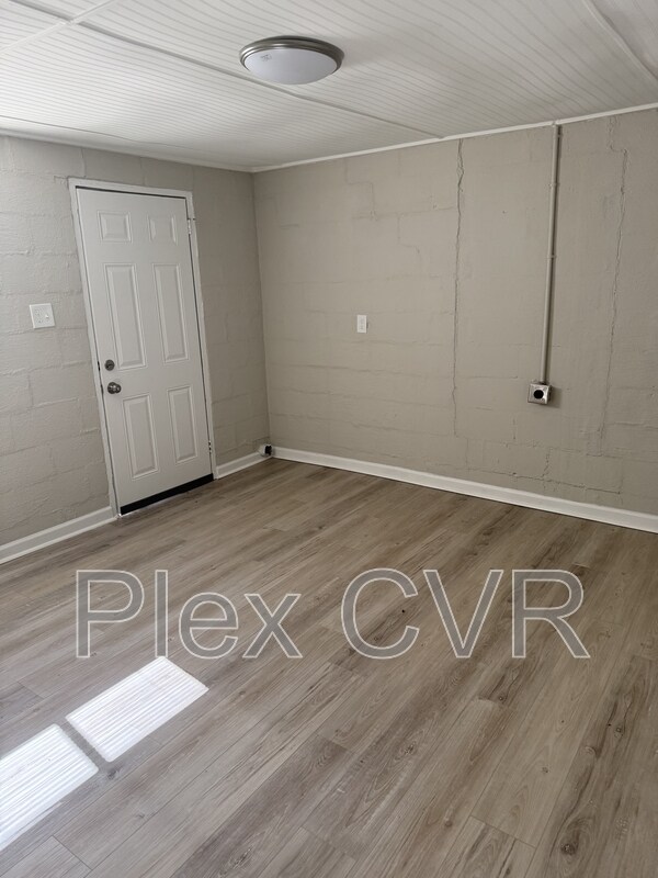 Foto del edificio - 2879 Grant Rd