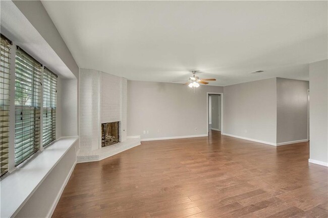 Foto del edificio - 7511 West Gate Blvd