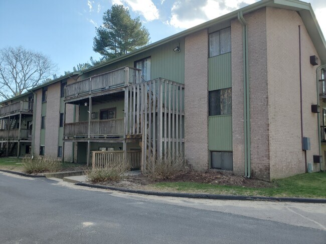 Rear 976 Plain st #51 - 51 Parish Pathe