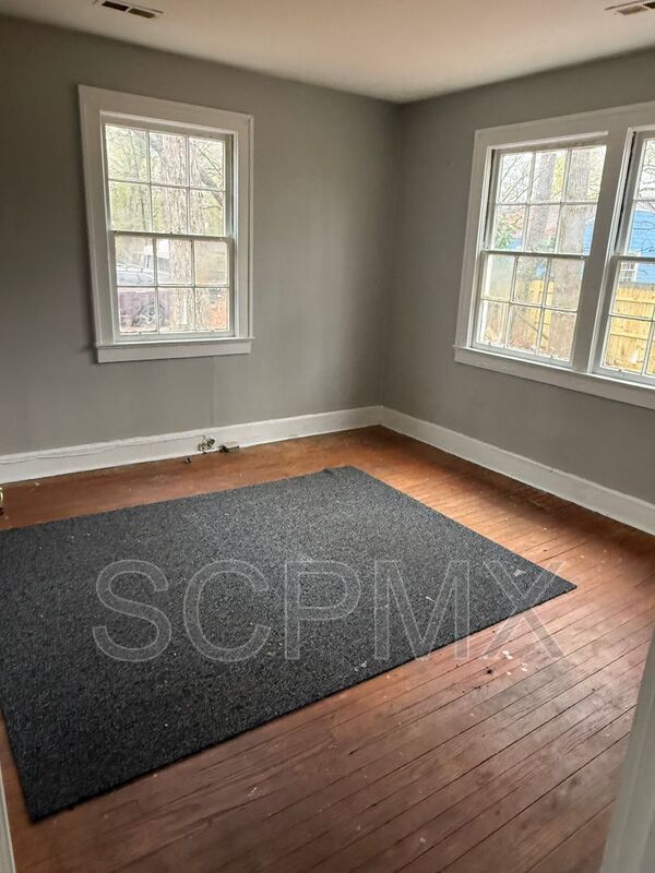 Building Photo - 414-B E Charlotte Ave