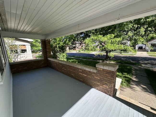 Building Photo - 502 E McClure Ave