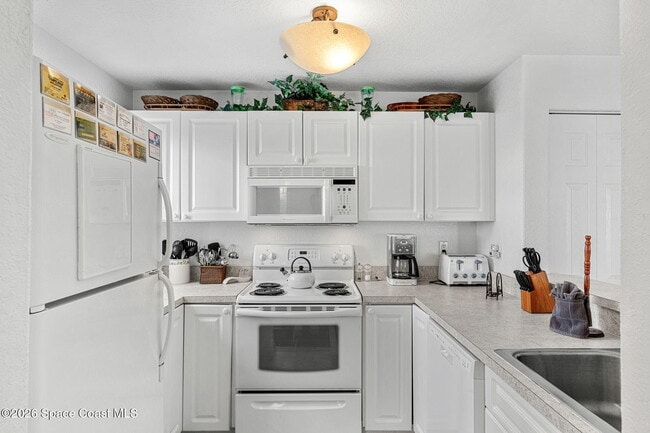 Building Photo - 446 N Seaport Blvd