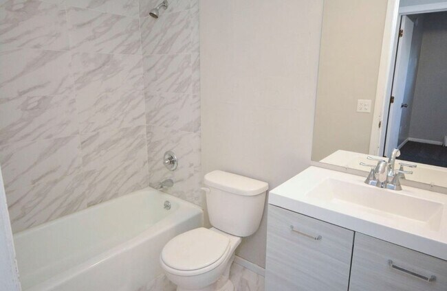 Bathroom - 504 14th St SE