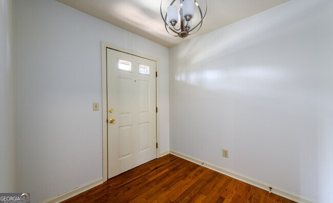 Foto del edificio - 462 Emily Dr SW