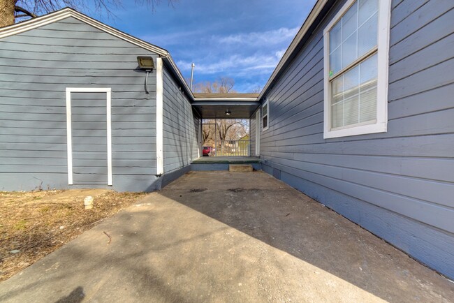 Building Photo - Beautifully Updated 3 Bedroom Home!