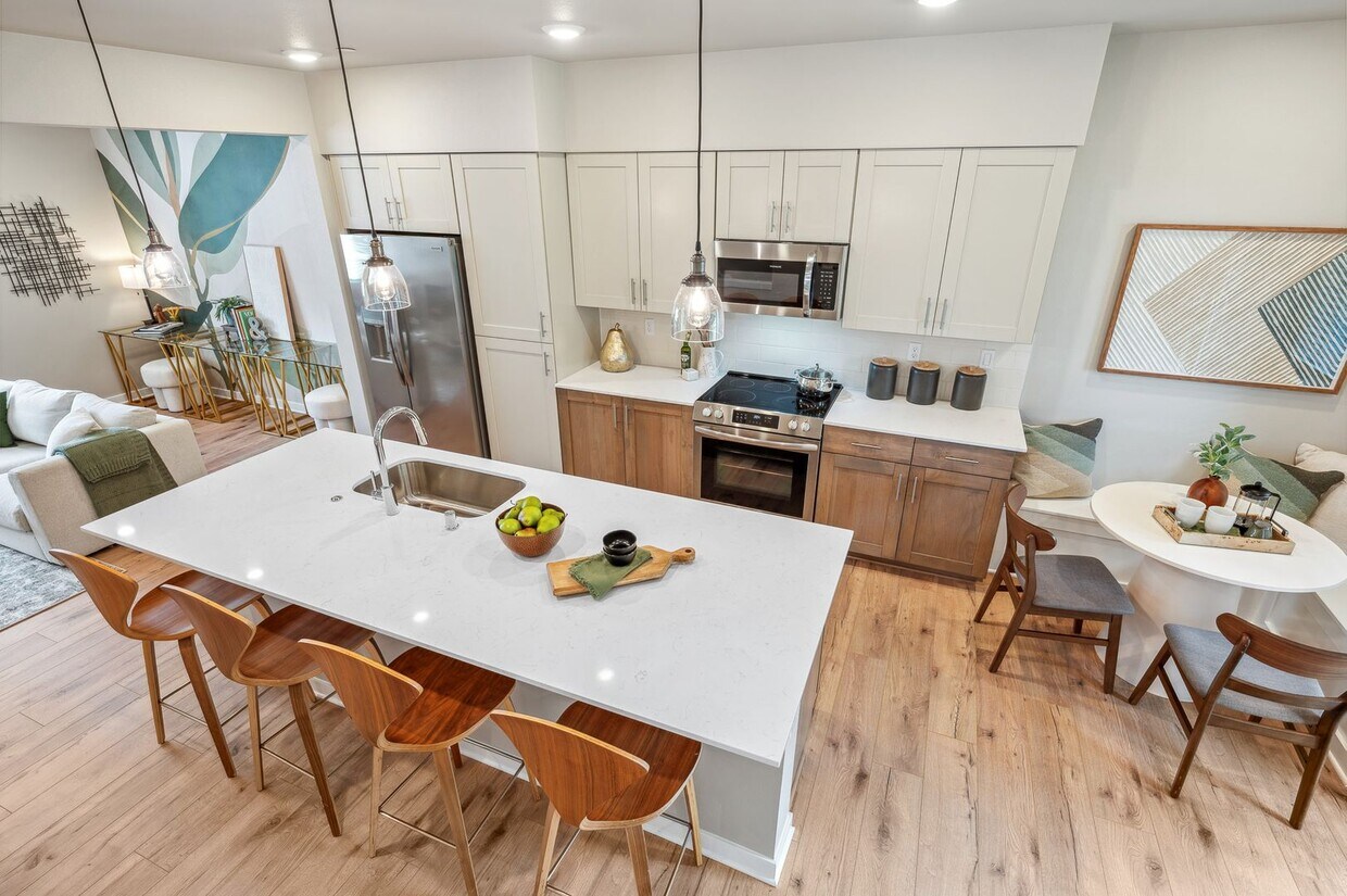 Foto principal - 3 Bed | 3.5 Bathroom | 1626 Sq Ft | $3,400