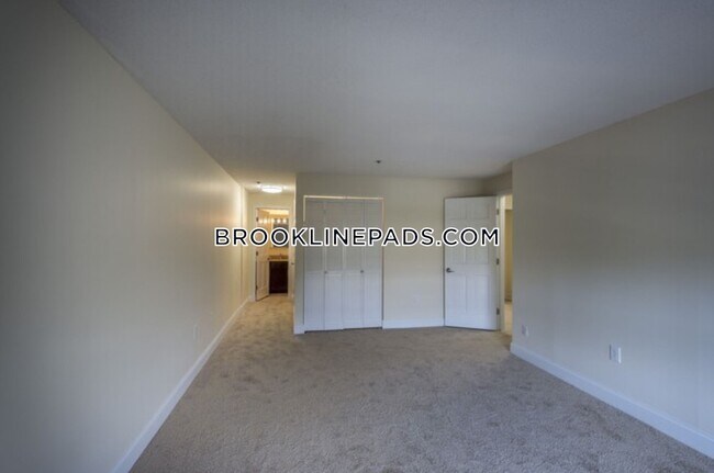 Building Photo - 1111 Beacon St