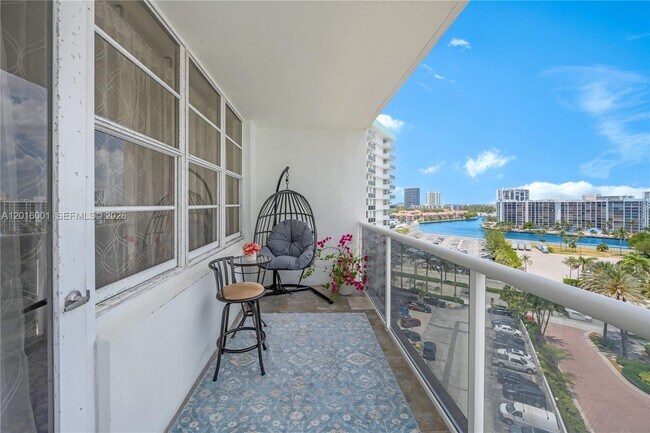 Foto del edificio - 3725 S Ocean Dr