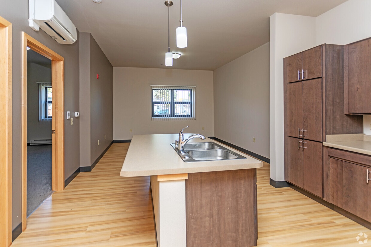 Primary Photo - Roosevelt School Apartments