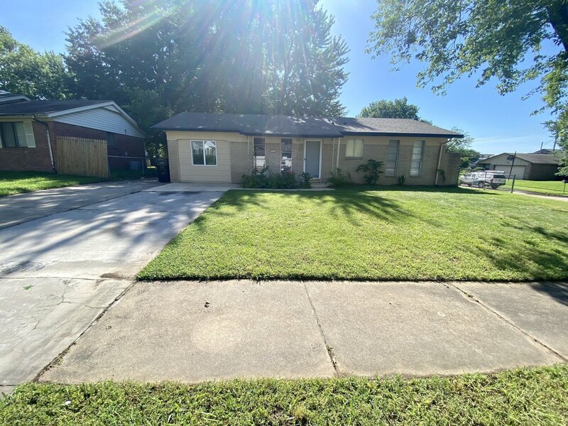 429 S Hickory Ave, Broken Arrow, OK 74012 House Rental in Broken