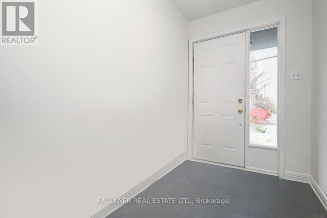 Building Photo - 36B Dufferin Rd