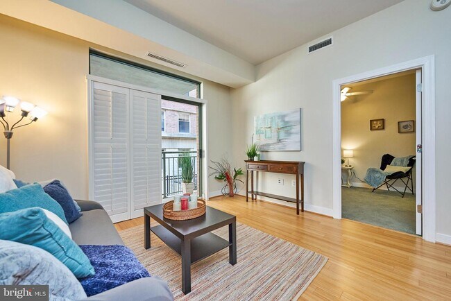Foto del edificio - 2425 L St NW