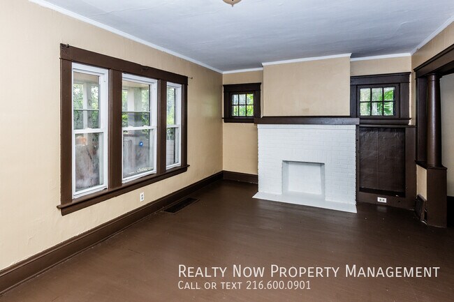 Building Photo - 1148 E 176th St