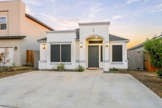 Building Photo - 9919 Rosary Ln