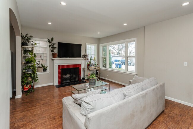 Foto del edificio - 9535 S Fairfield Ave