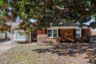 Building Photo - 1753 Maxine St