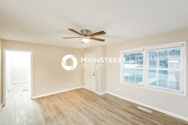 Building Photo - 5 Bedroom Pet-Friendly Home in Tarrant, AL with Main Street Renewal