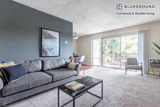 Building Photo - 877 Heatherstone Way