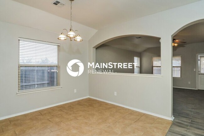 Foto del edificio - 3 Bedroom Pet-Friendly Home in Mustang, OK with Main Street Renewal