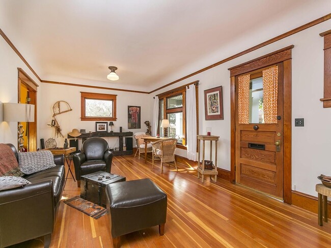 Foto del edificio - Beautiful NE Home Ready for Rent