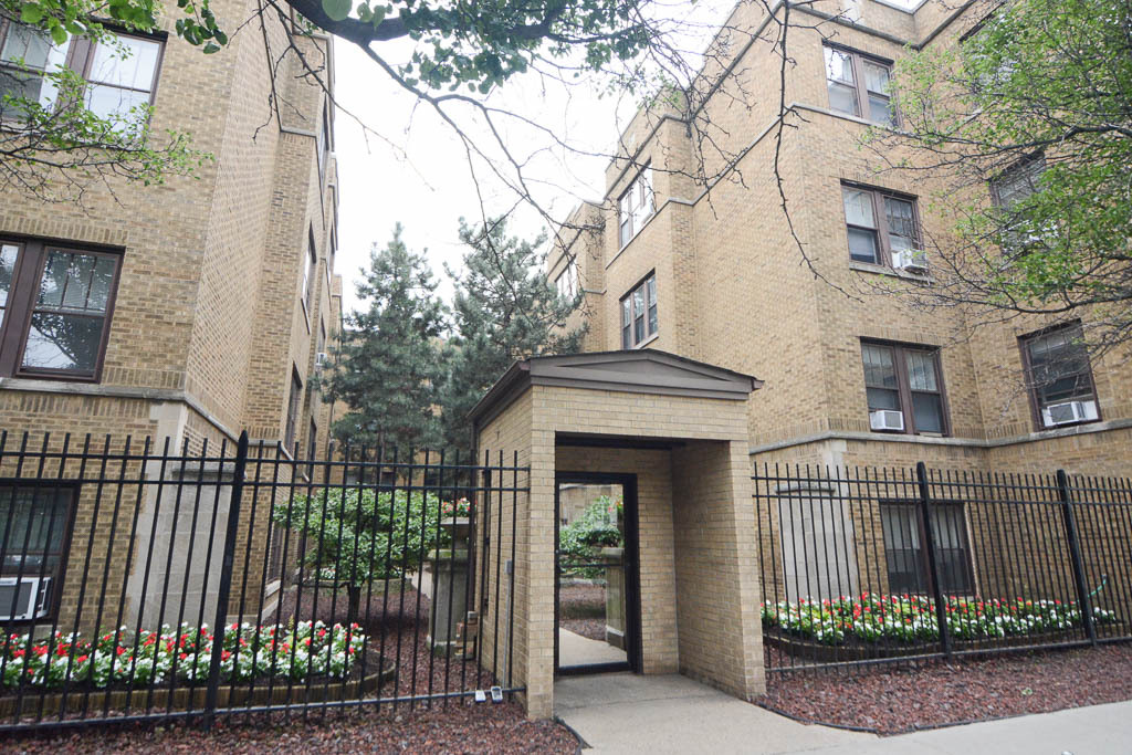 Primary Photo - 1333 W Addison St