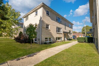 Building Photo - 740 E North Broadway St