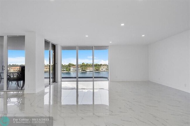 Building Photo - 19707 Turnberry Way