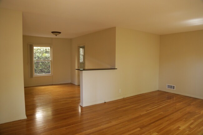 LR DR - 2120 S Beverly Glen Blvd