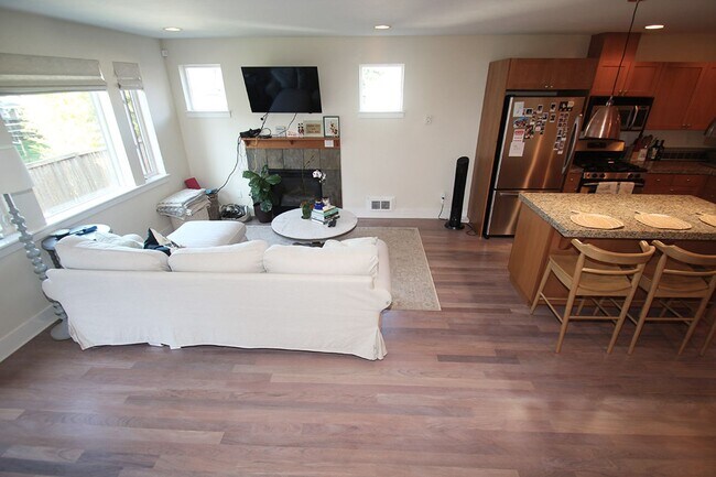 Foto del edificio - LUXURY 2-BED BALLARD TOWNHOME FOR RENT WIT...