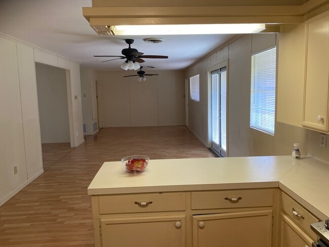 Foto del edificio - 857 Belmeade Dr